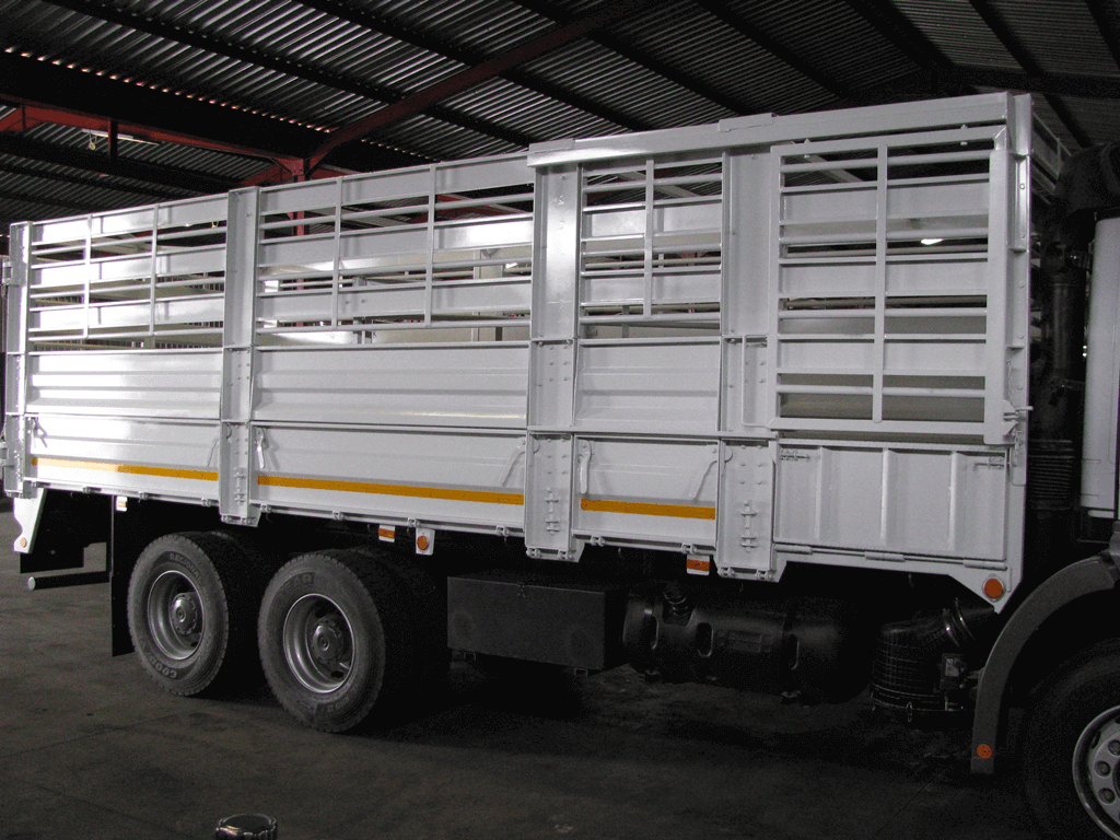 Cattle livestock carrier