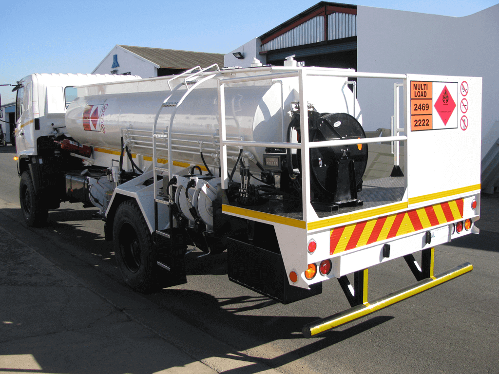 Diesel tanker_service vehicle