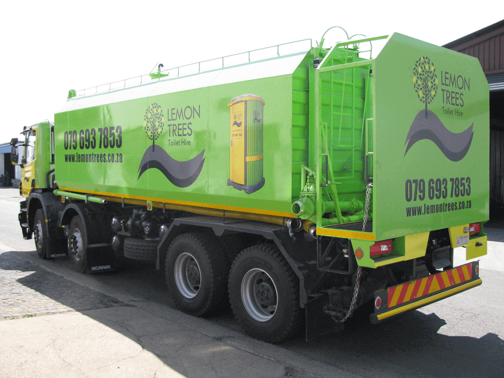 Vacuum water tanker combination